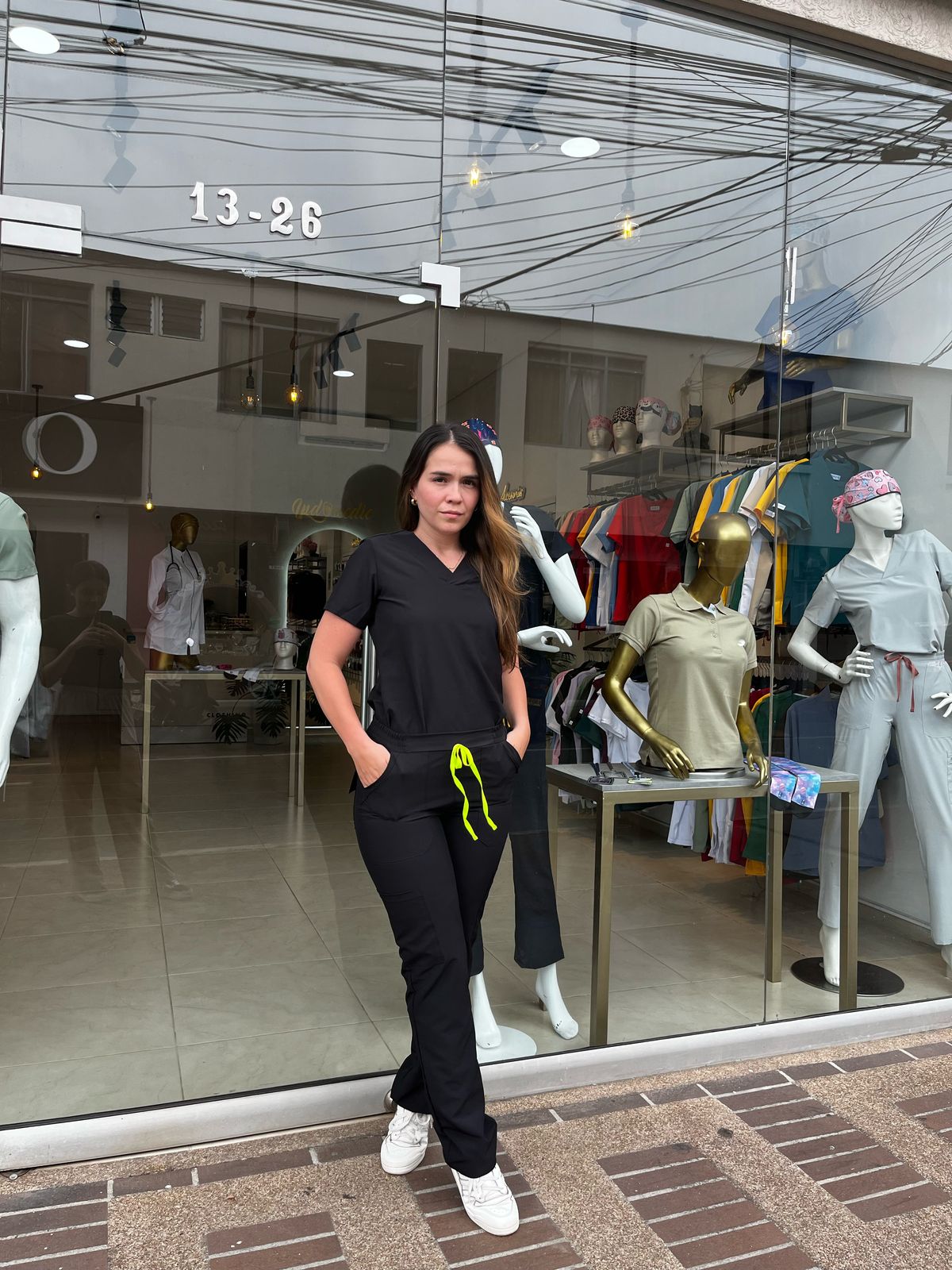 UNIFORME BOTA RECTA NEGRO