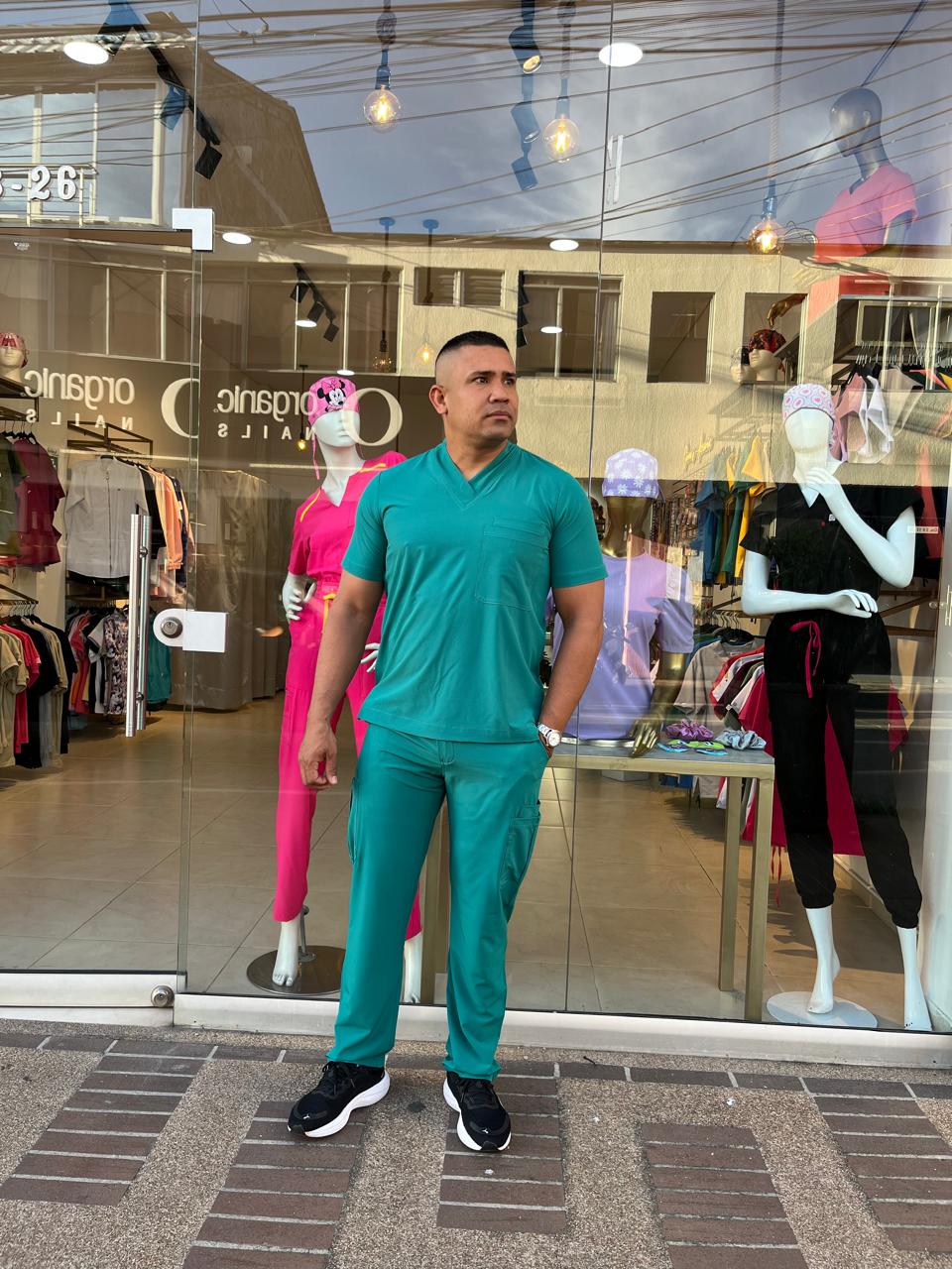 UNIFORME HOMBRE VERDE ESMERALDA CLASICO