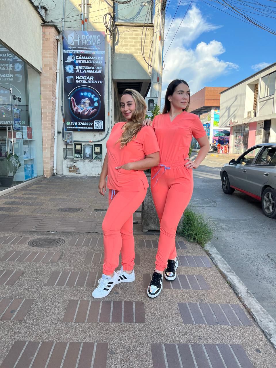 UNIFORME JOGGER COLOR MANDARINA