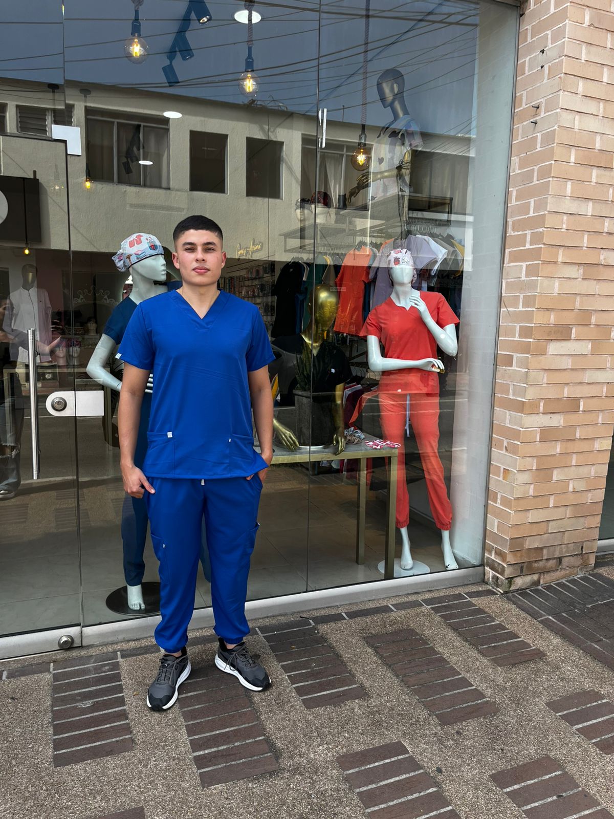 UNIFORME HOMBRE AZUL REY JOGGER