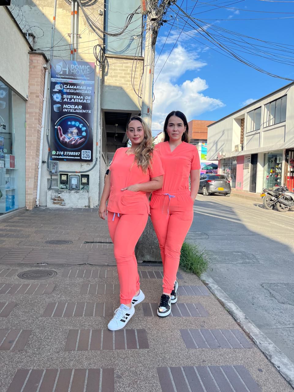 UNIFORME JOGGER COLOR MANDARINA