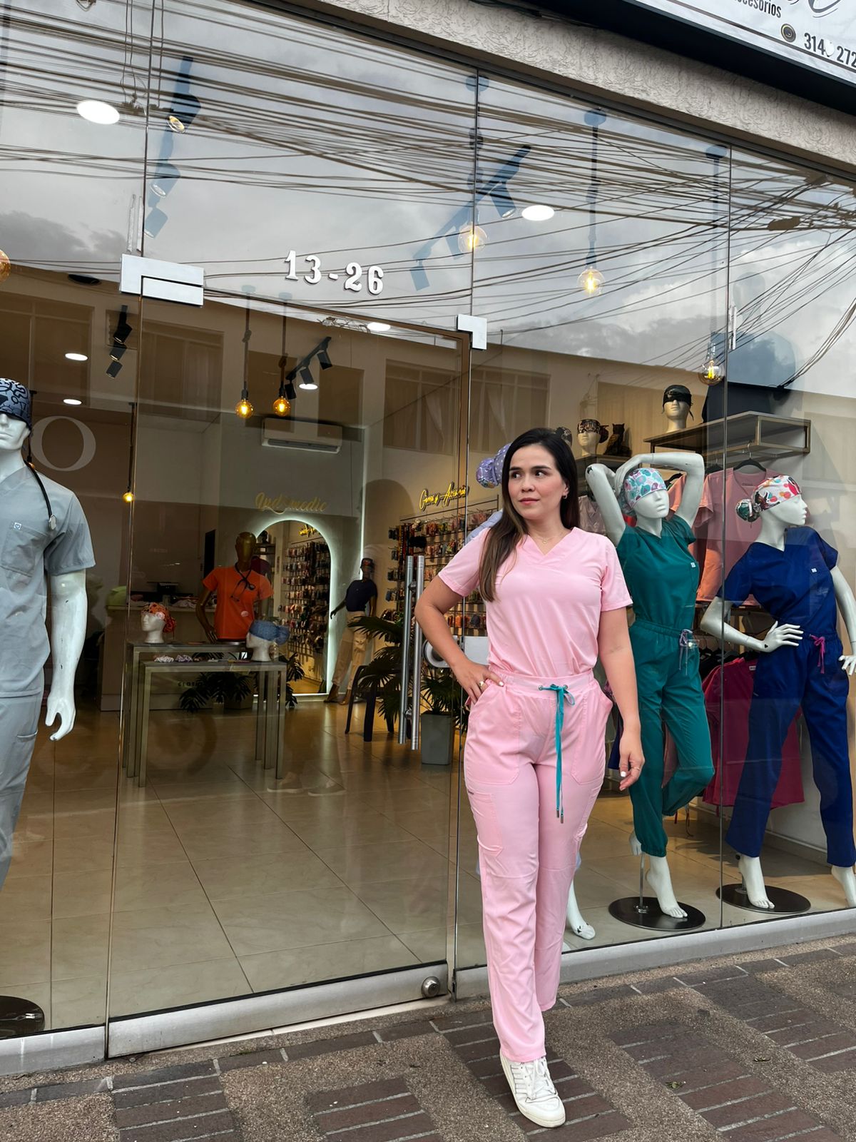 UNIFORME ROSADO PASTEL PRETINA LISA