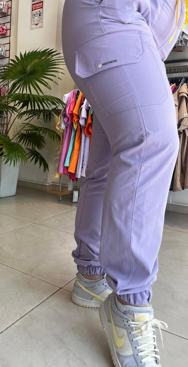 UNIFORME JOGGER LILA CLARO