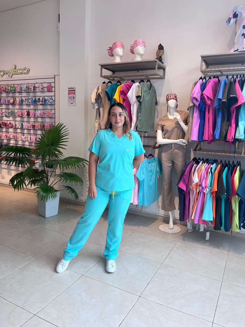 UNIFORME VERDE MENTA BOTA RECTA