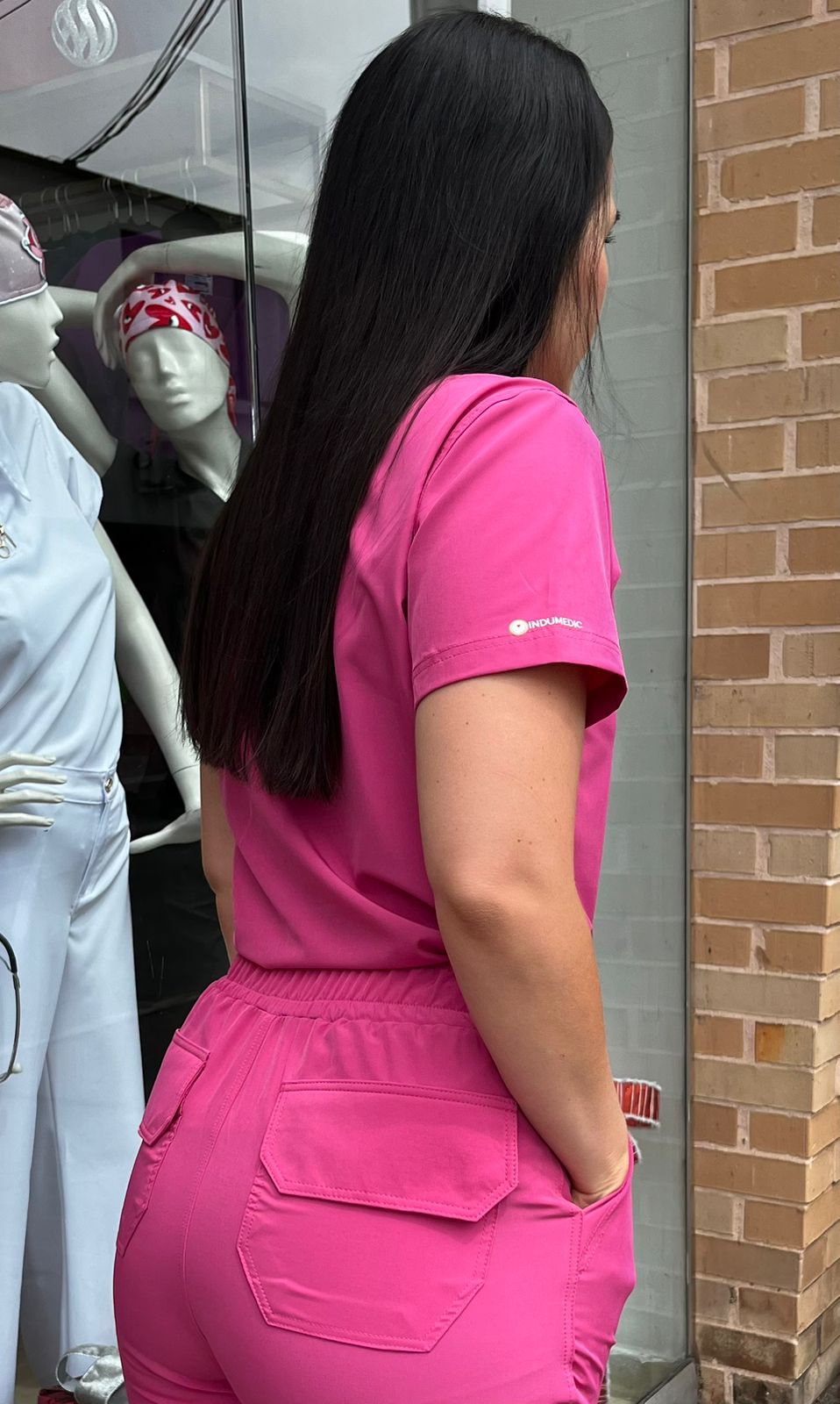 UNIFORME AMOR PROPIO COLOR FUCSIA