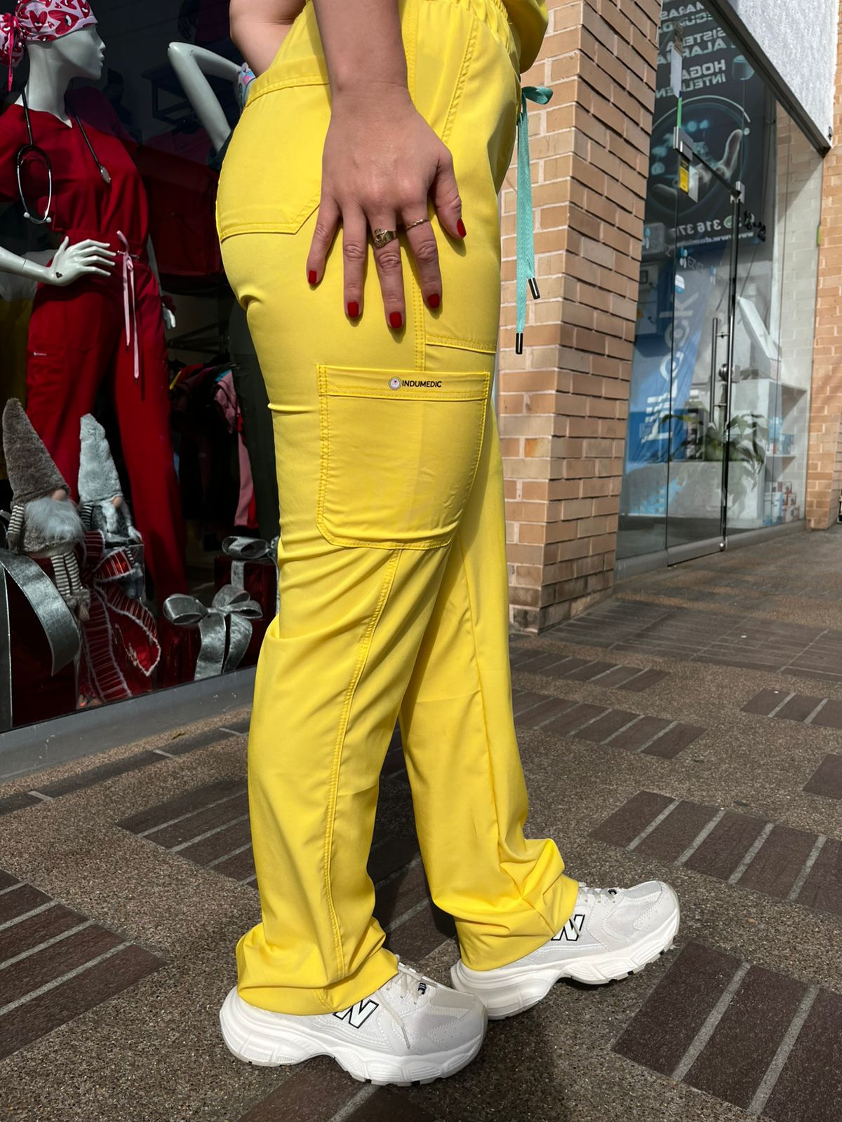 UNIFORME AMOR PROPIO AMARILLO