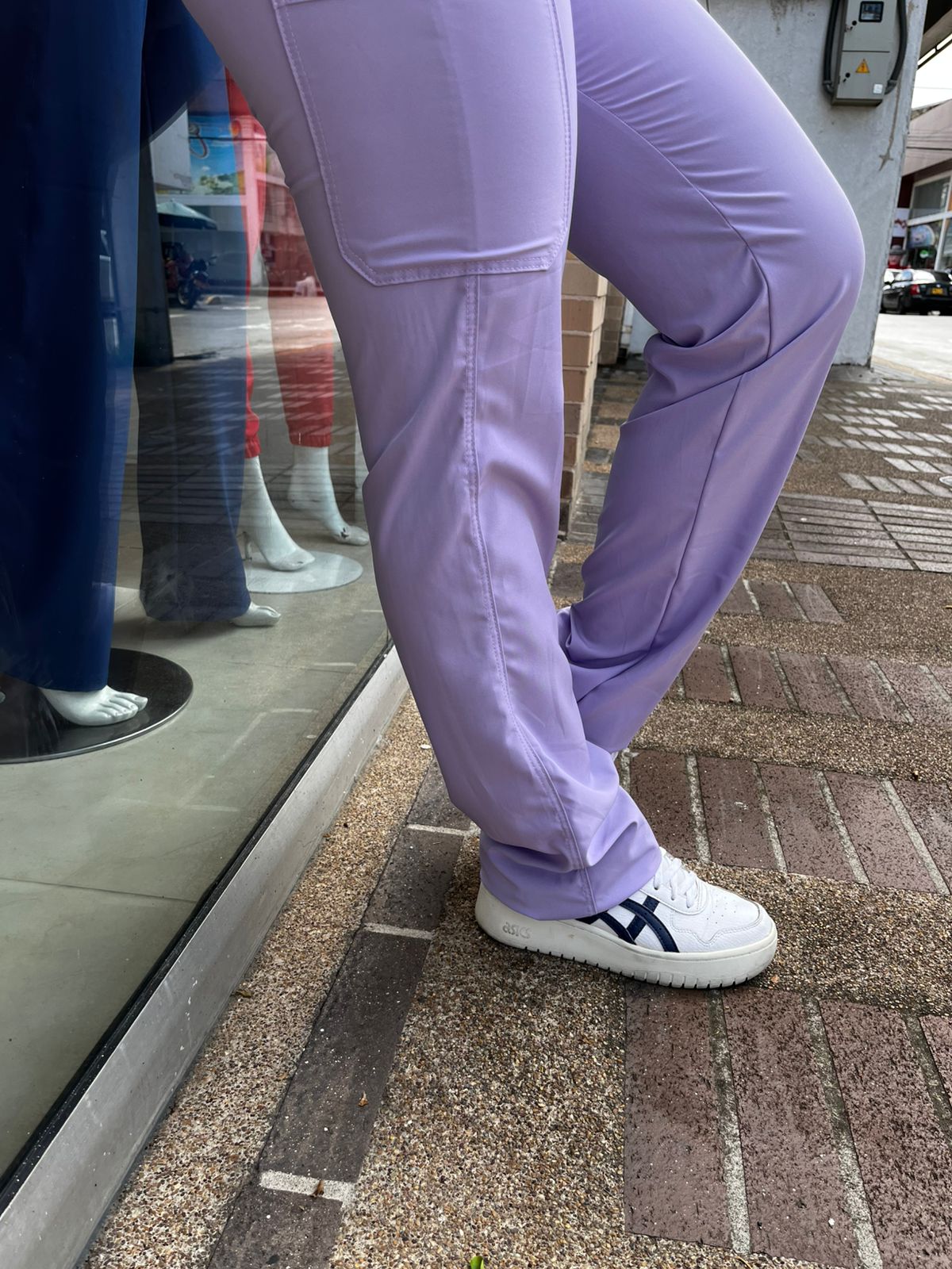 UNIFORME CLASICO COLOR LILA