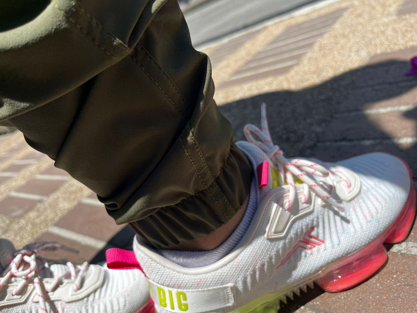 UNIFORME JOGGER VERDE MILITAR