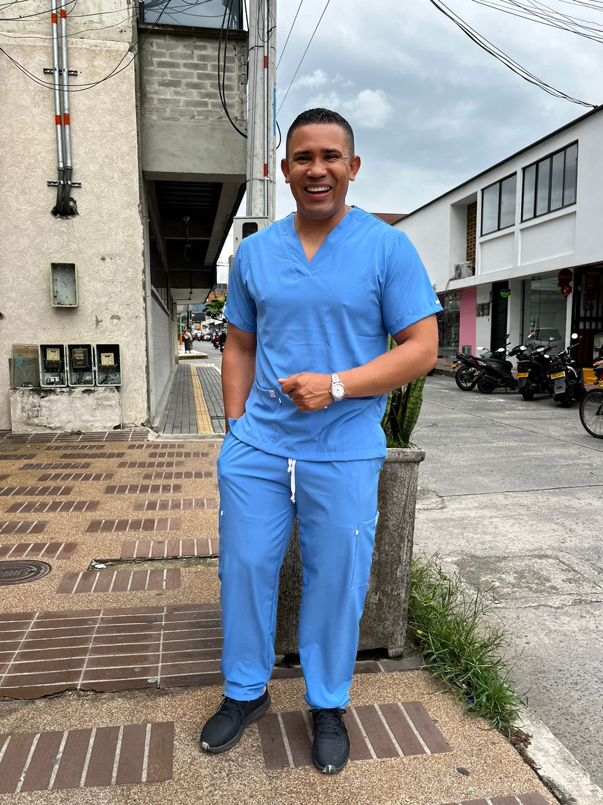 UNIFORME AZUL MEDICO CLASICO