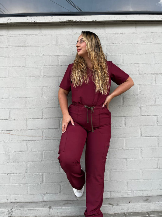 UNIFORME PRETINA LISA COLOR VINO BURGUNDY BOTA RECTA