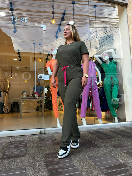 UNIFORMEVERDE MILITAR CUELLO CORAZON BOTA RECTA