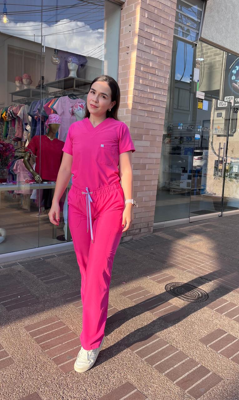 UNIFORME FUCSIA VIVO