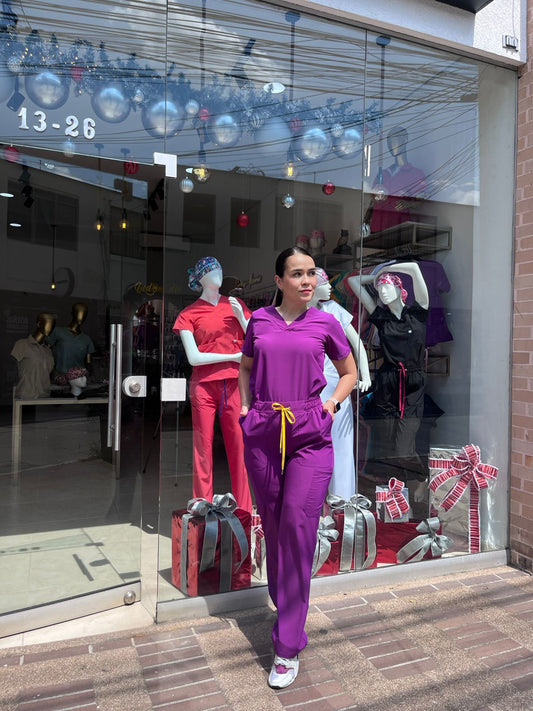 UNIFORME AMOR PROPIO VIOLETA BOTA RECTA