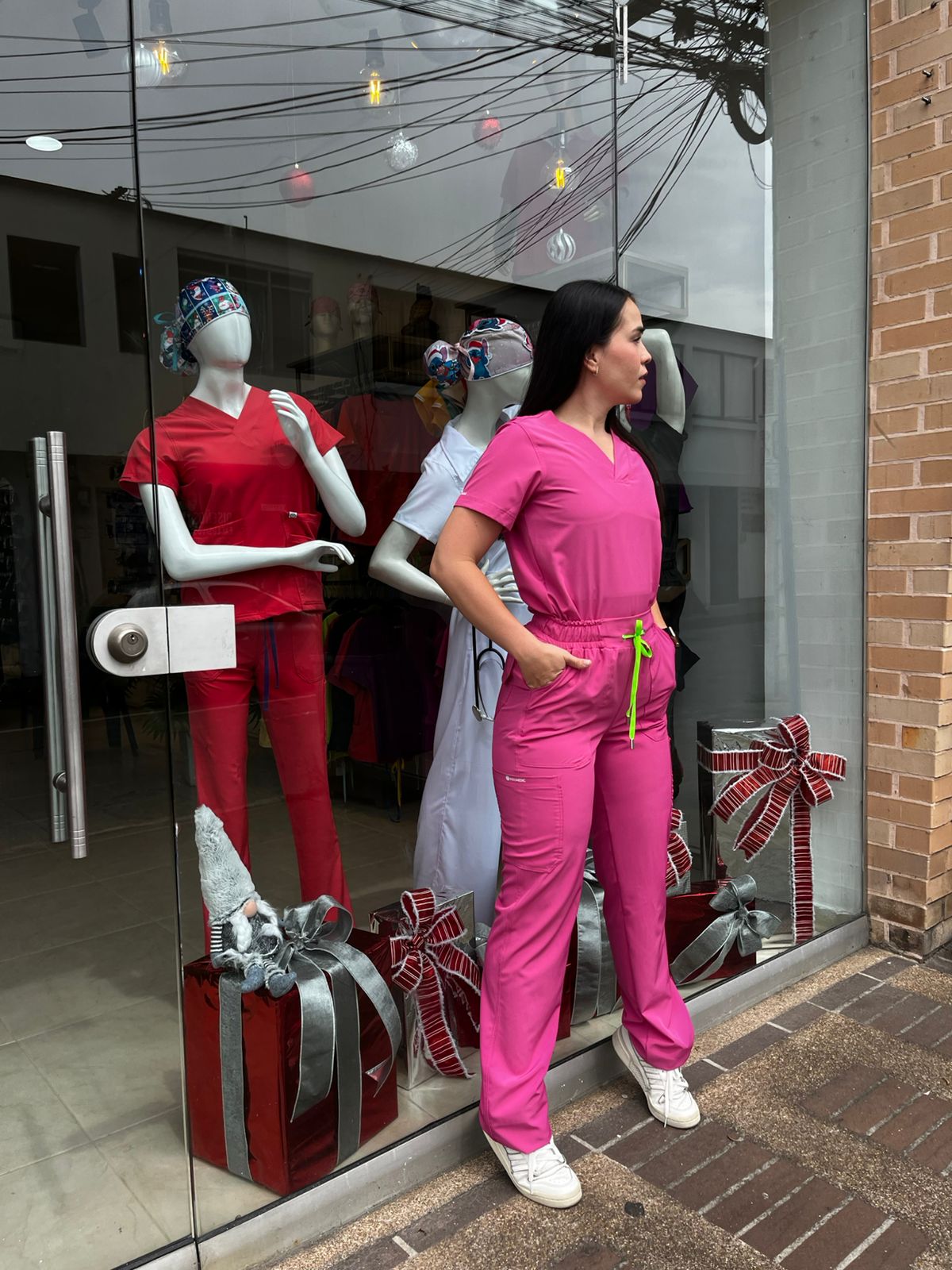 UNIFORME AMOR PROPIO COLOR FUCSIA