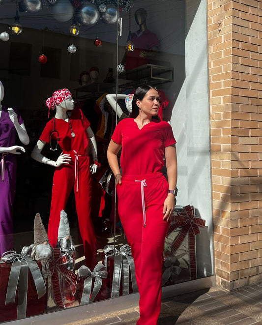 UNIFORME AMOR PROPIO ROJO CUELLO CORAZON