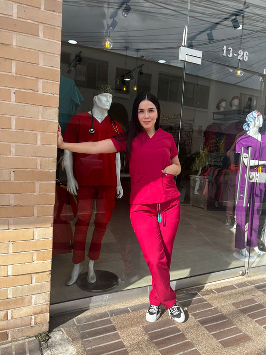 UNIFORME CLASICO COLOR CEREZA