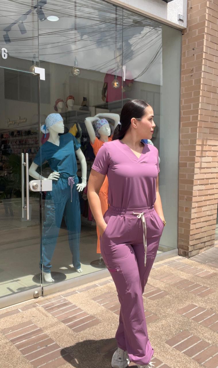 UNIFORME AMOR PROPIO COLOR UVA EN LECHE / MAUVE