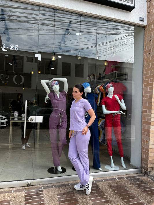 UNIFORME CLASICO COLOR LILA