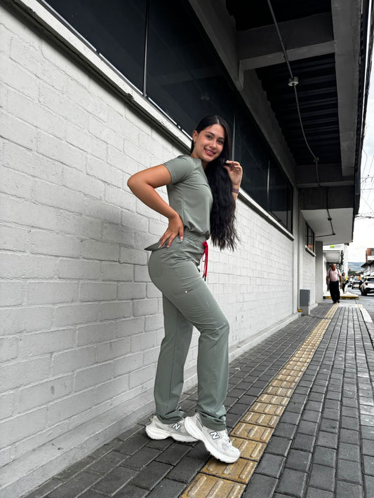 UNIFORME AMOR PROPIO VERDE OLIVA