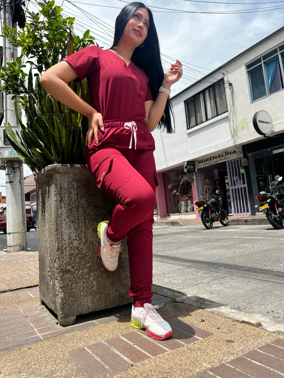 UNIFORME JOGGER VINO TINTO