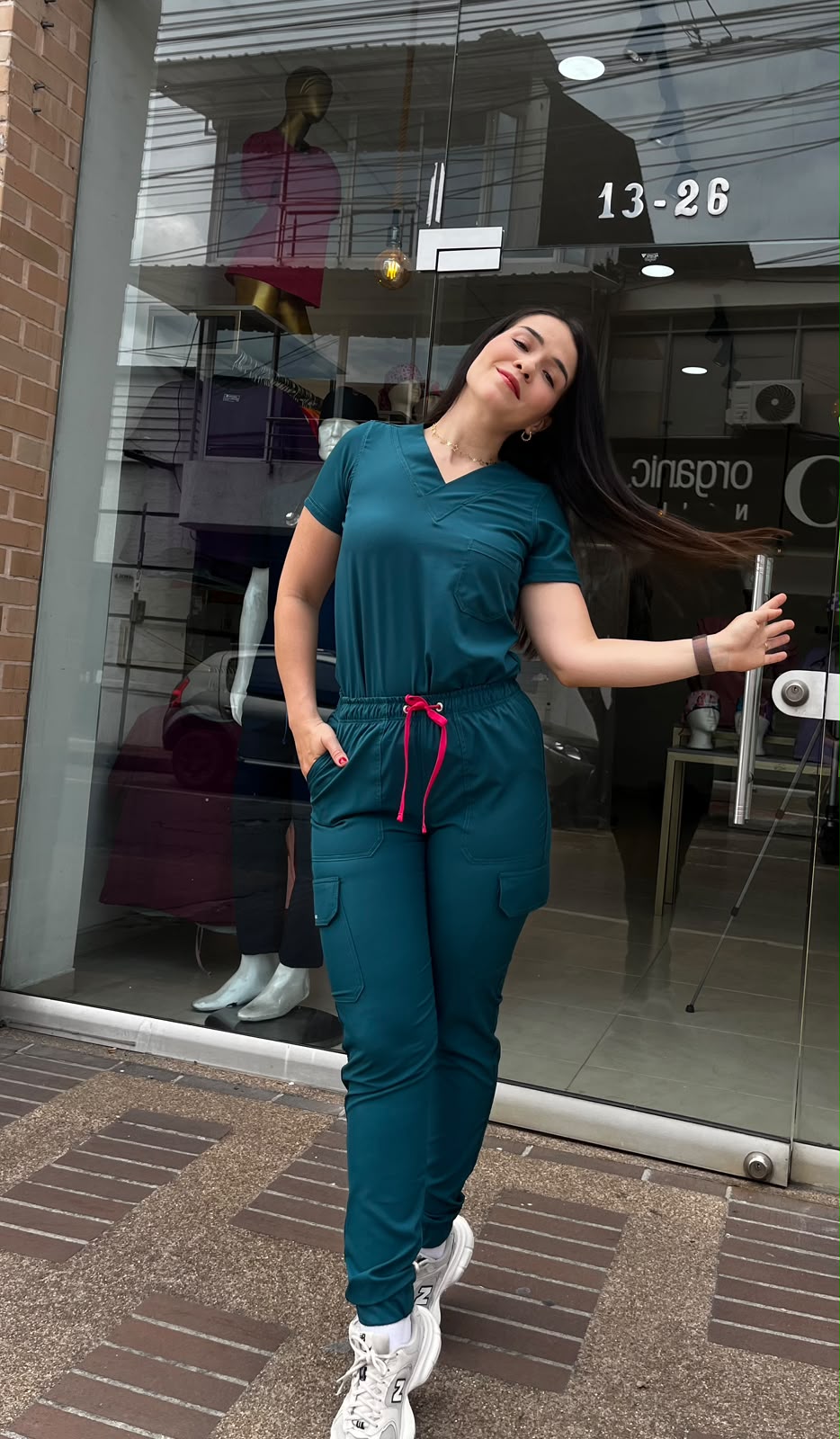 UNIFORME JOGGER VERDE PETROLEO