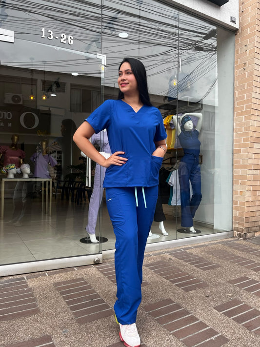 UNIFORME CLASICO AZUL REY