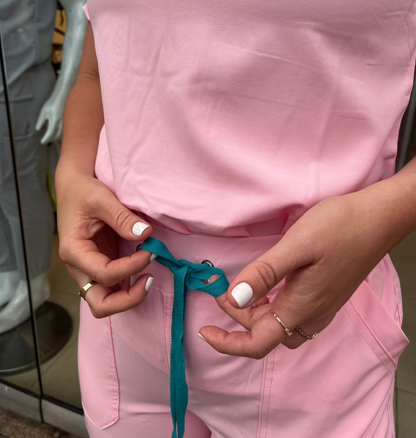 UNIFORME ROSADO PASTEL PRETINA LISA