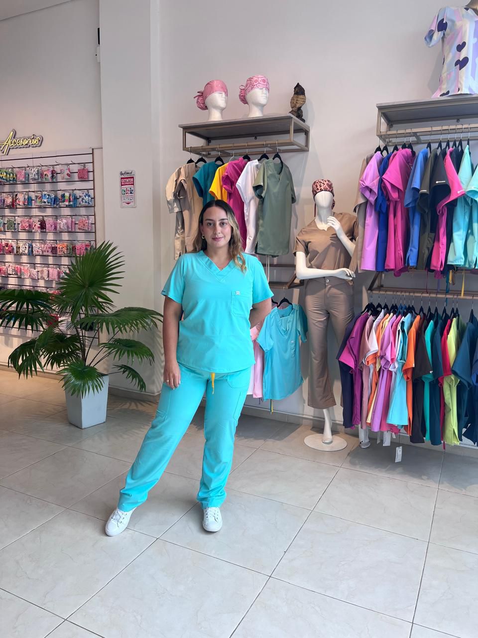UNIFORME BOLSILLO DE PECHO VERDE MENTA BOTA RECTA