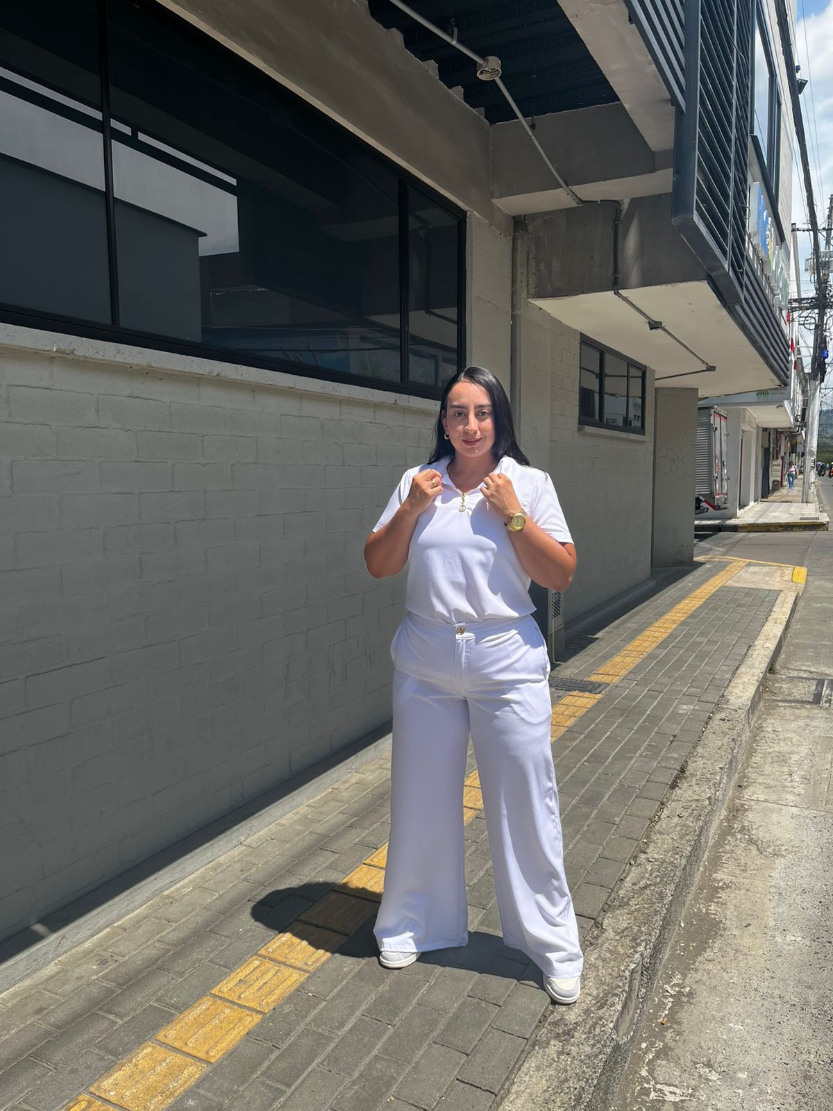 UNIFORME SERENA TIPO POLO BLANCO
