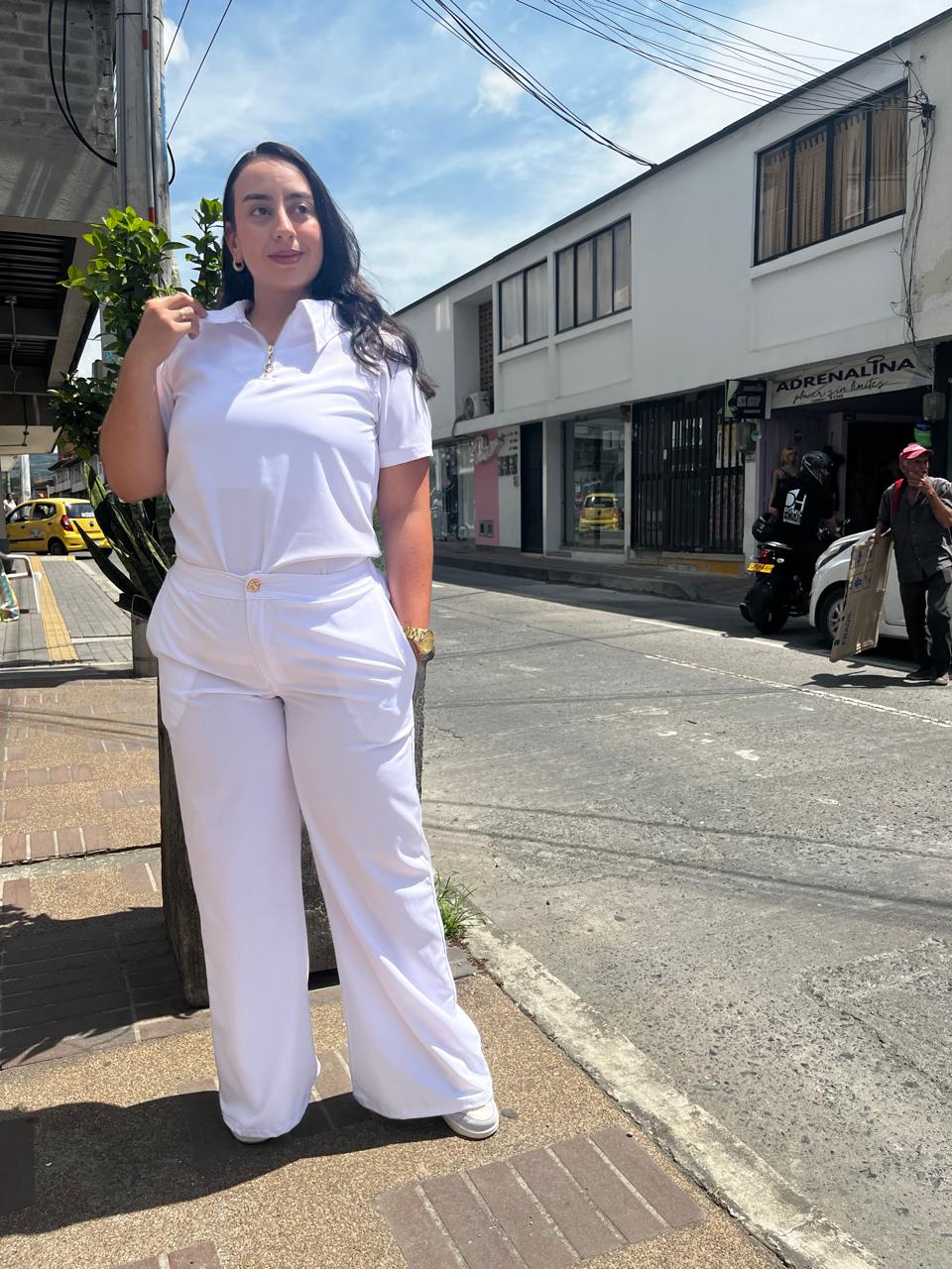 UNIFORME SERENA TIPO POLO BLANCO