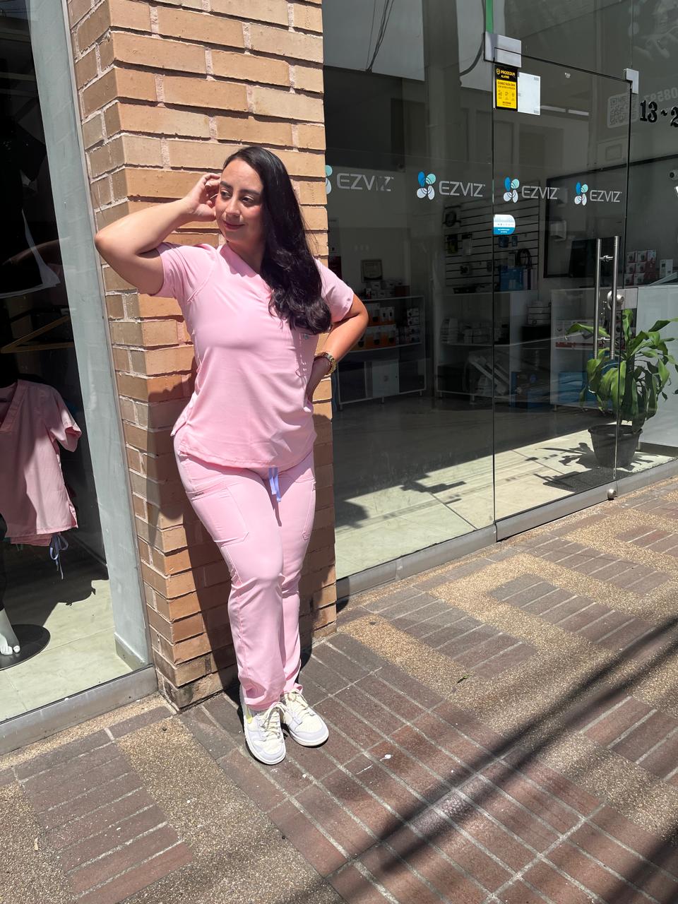 UNIFORME BOTA RECTA Y JOGGER ROSA BABY