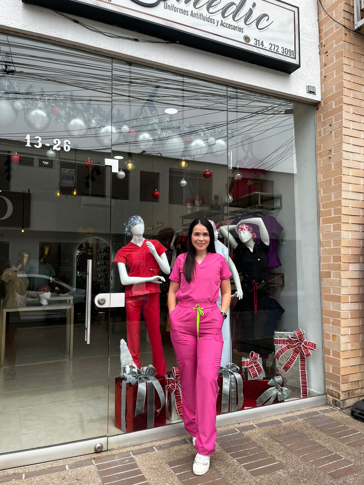 UNIFORME AMOR PROPIO COLOR FUCSIA