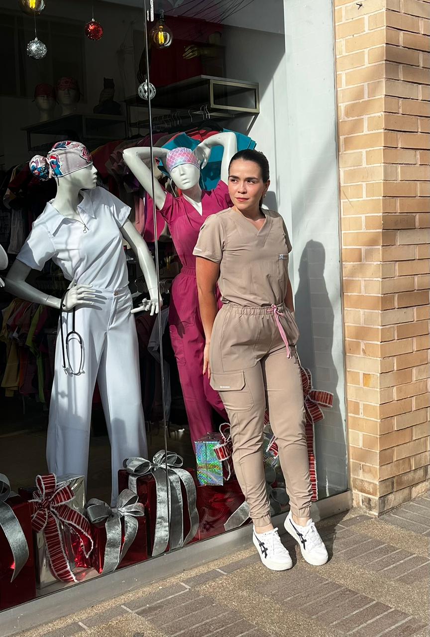 UNIFORME JOGGER BEIGE