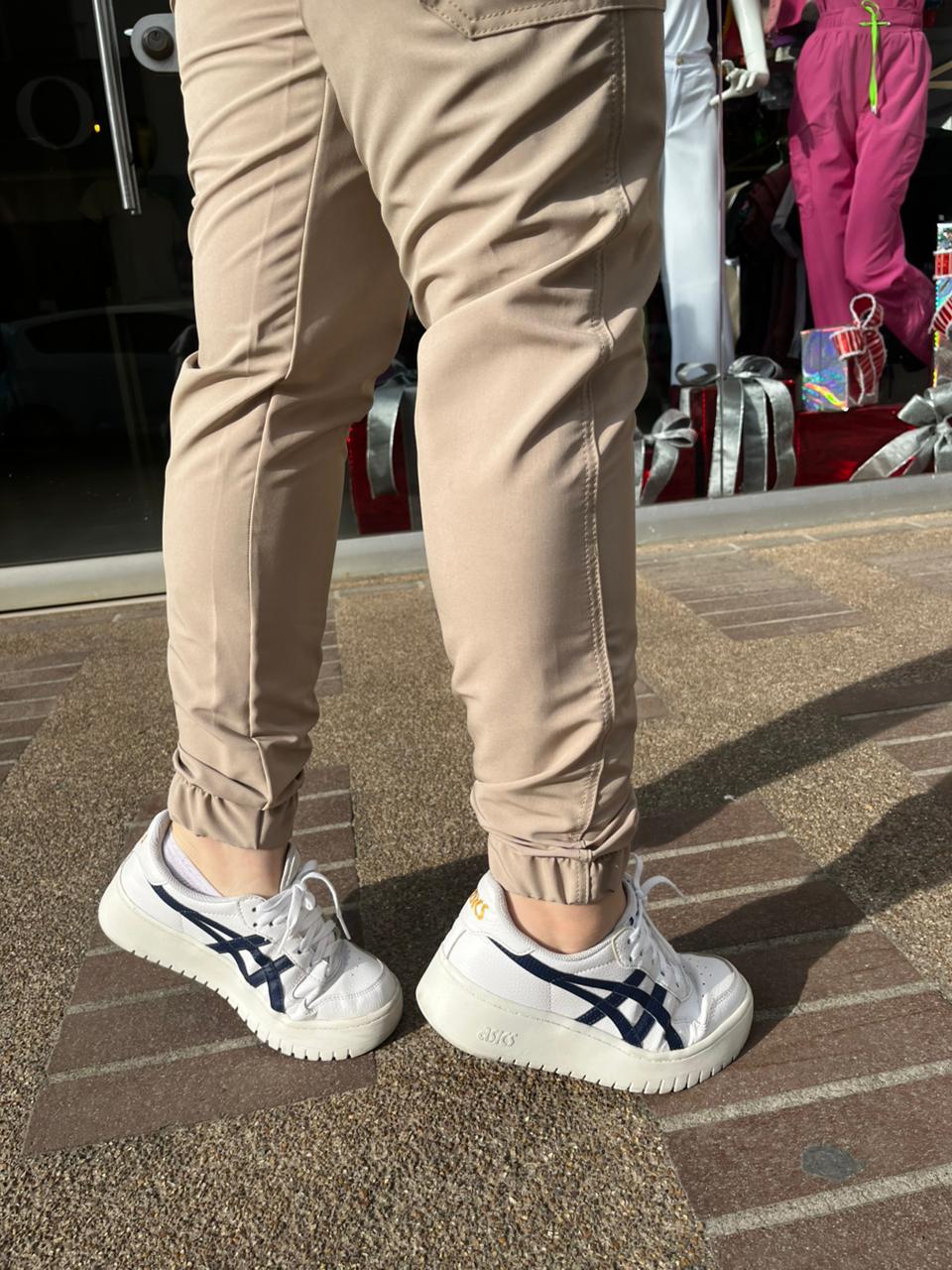 UNIFORME JOGGER BEIGE