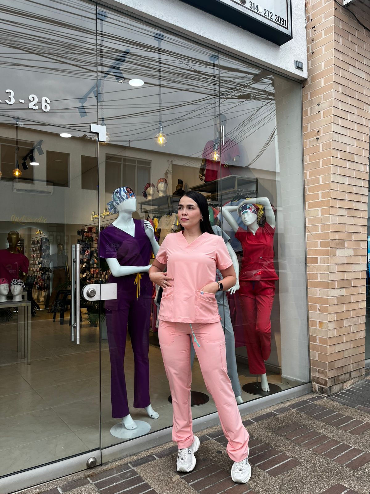 UNIFORME CLASICO COLOR GUAYABA