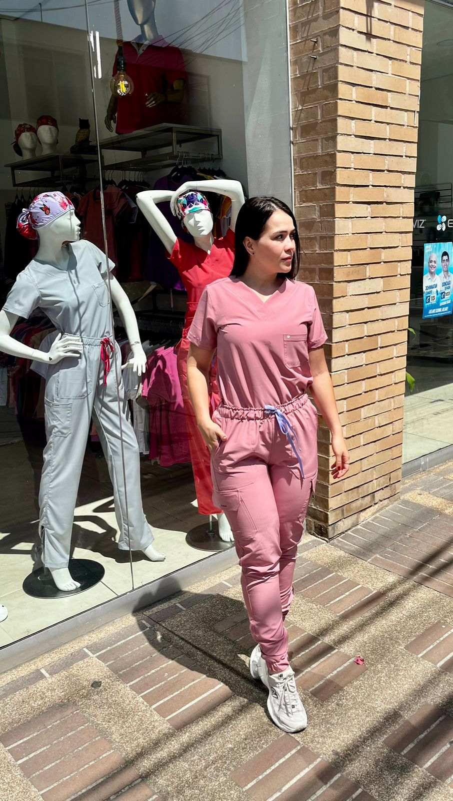 UNIFORME JOGGER PALO DE ROSA