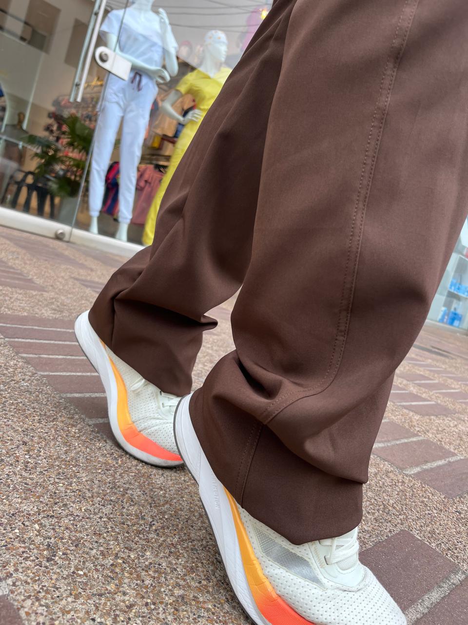 UNIFORME DYNAMIC COLOR CAFE