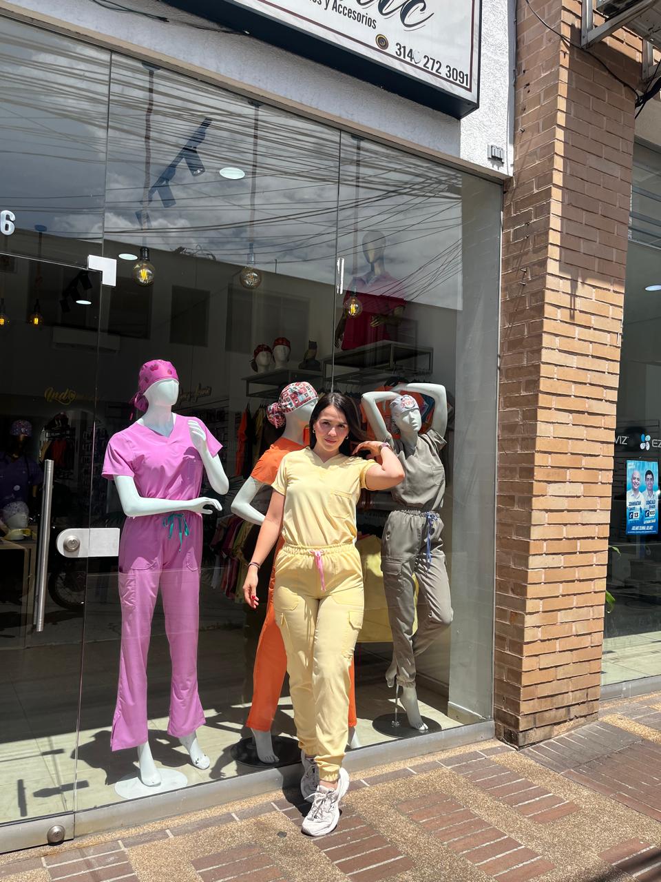 UNIFORME AMARILLO PASTEL JOGGER