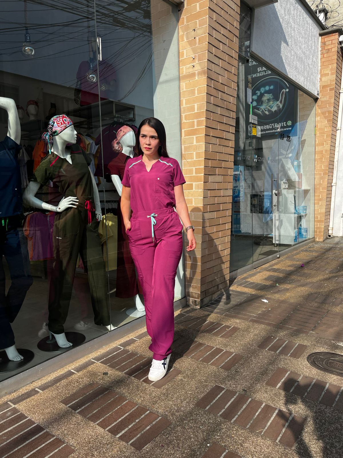 UNIFORME DYNAMIC COLOR BERENGENA