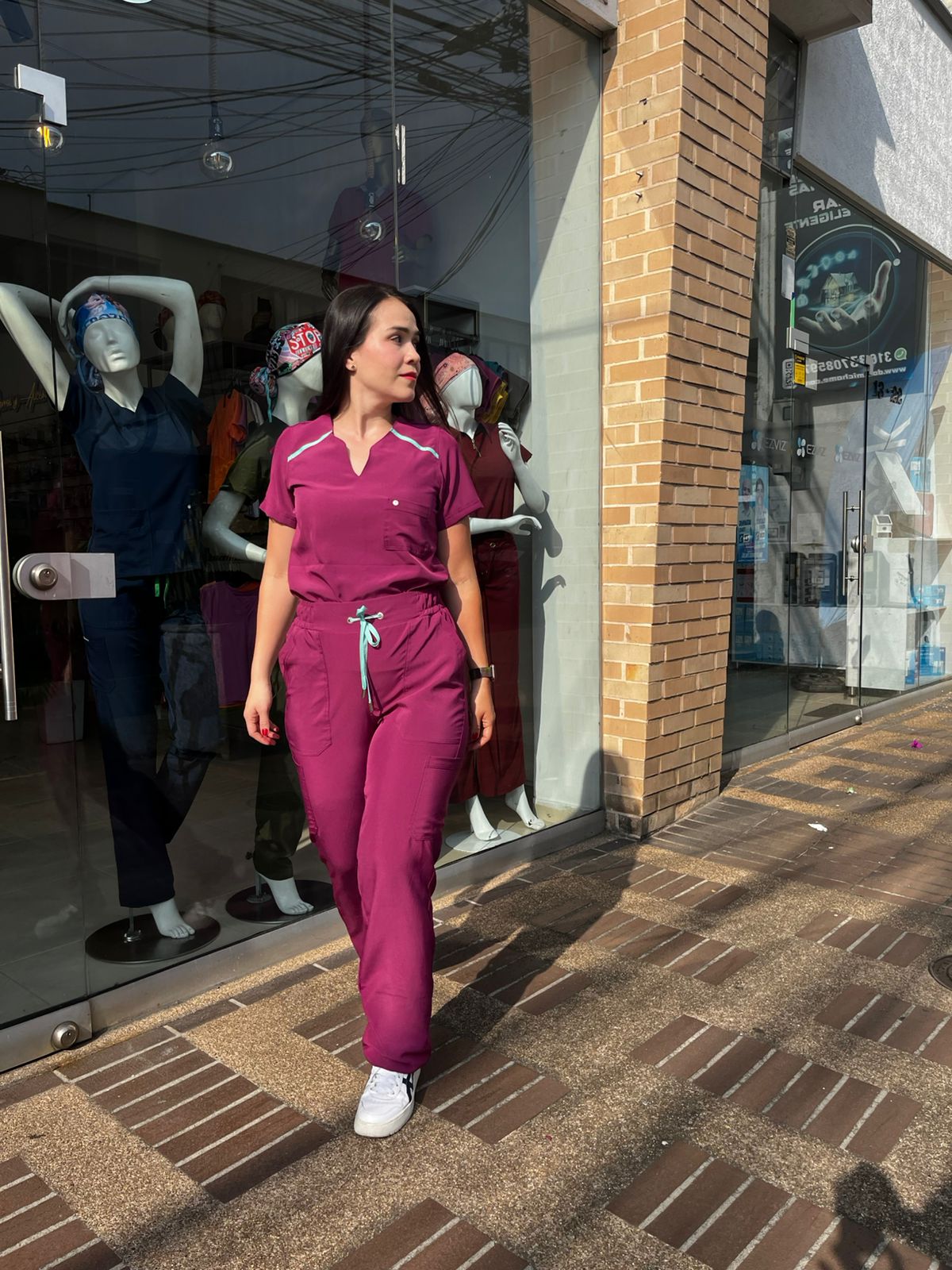 UNIFORME DYNAMIC COLOR BERENGENA