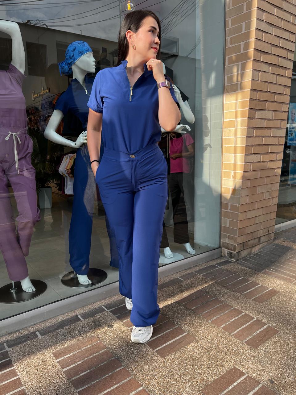 UNIFORME FRIDA COLOR BLUE BERRY