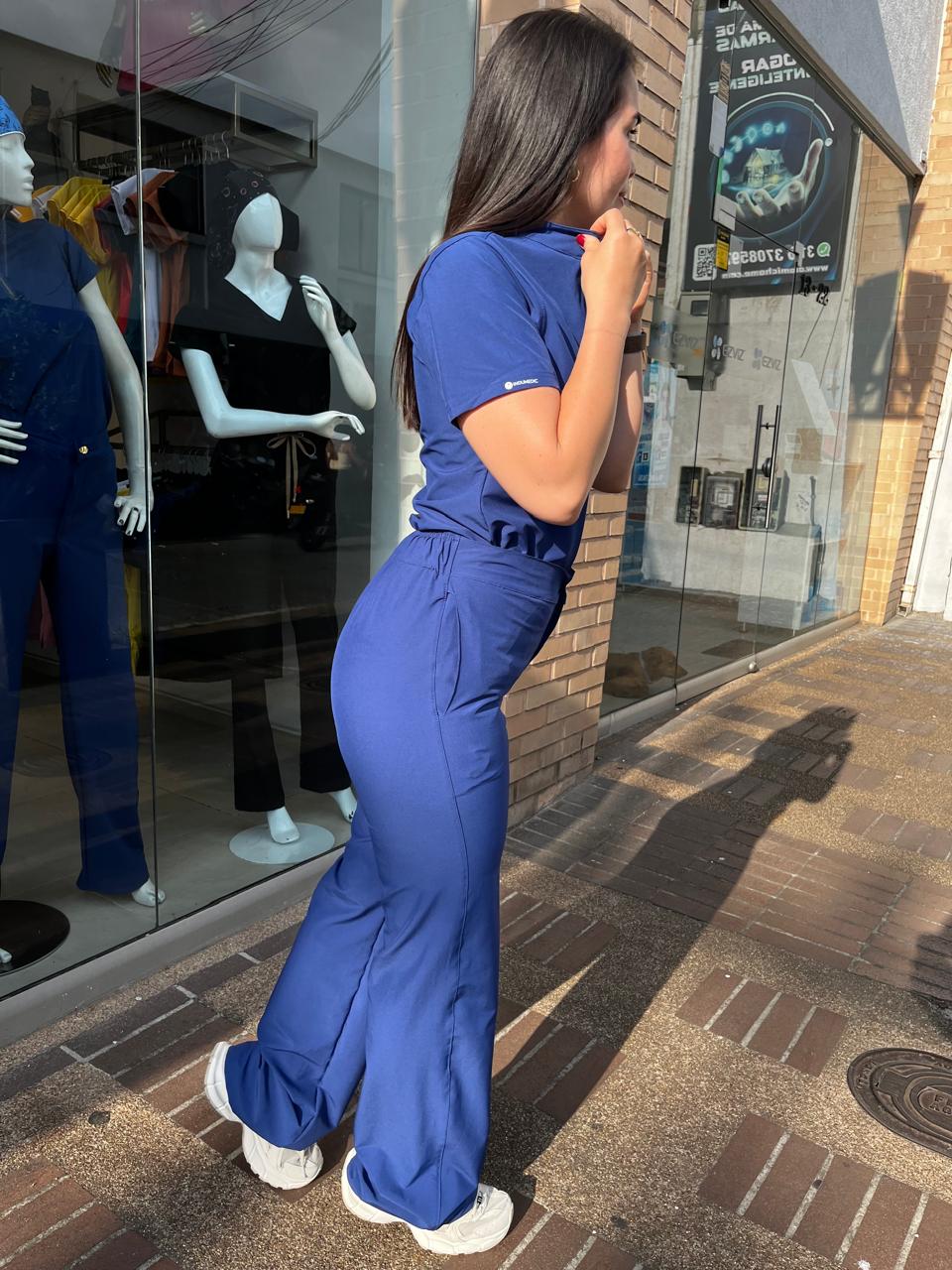 UNIFORME FRIDA COLOR BLUE BERRY