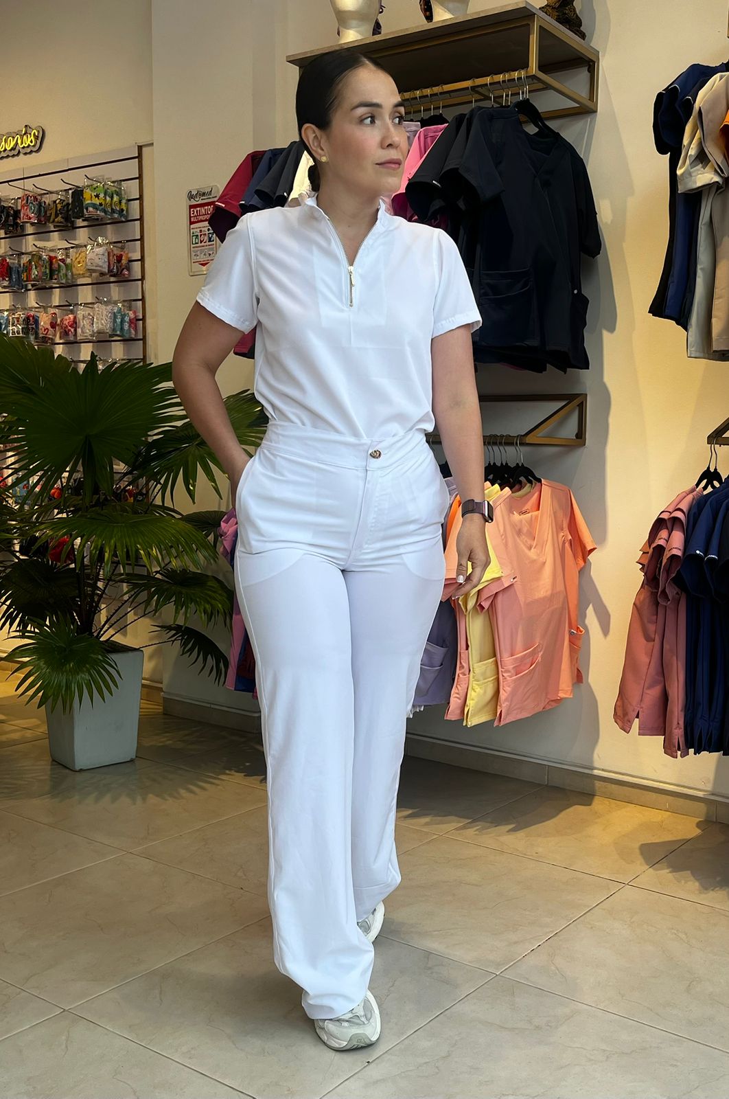 UNIFORME FRIDA BLANCO