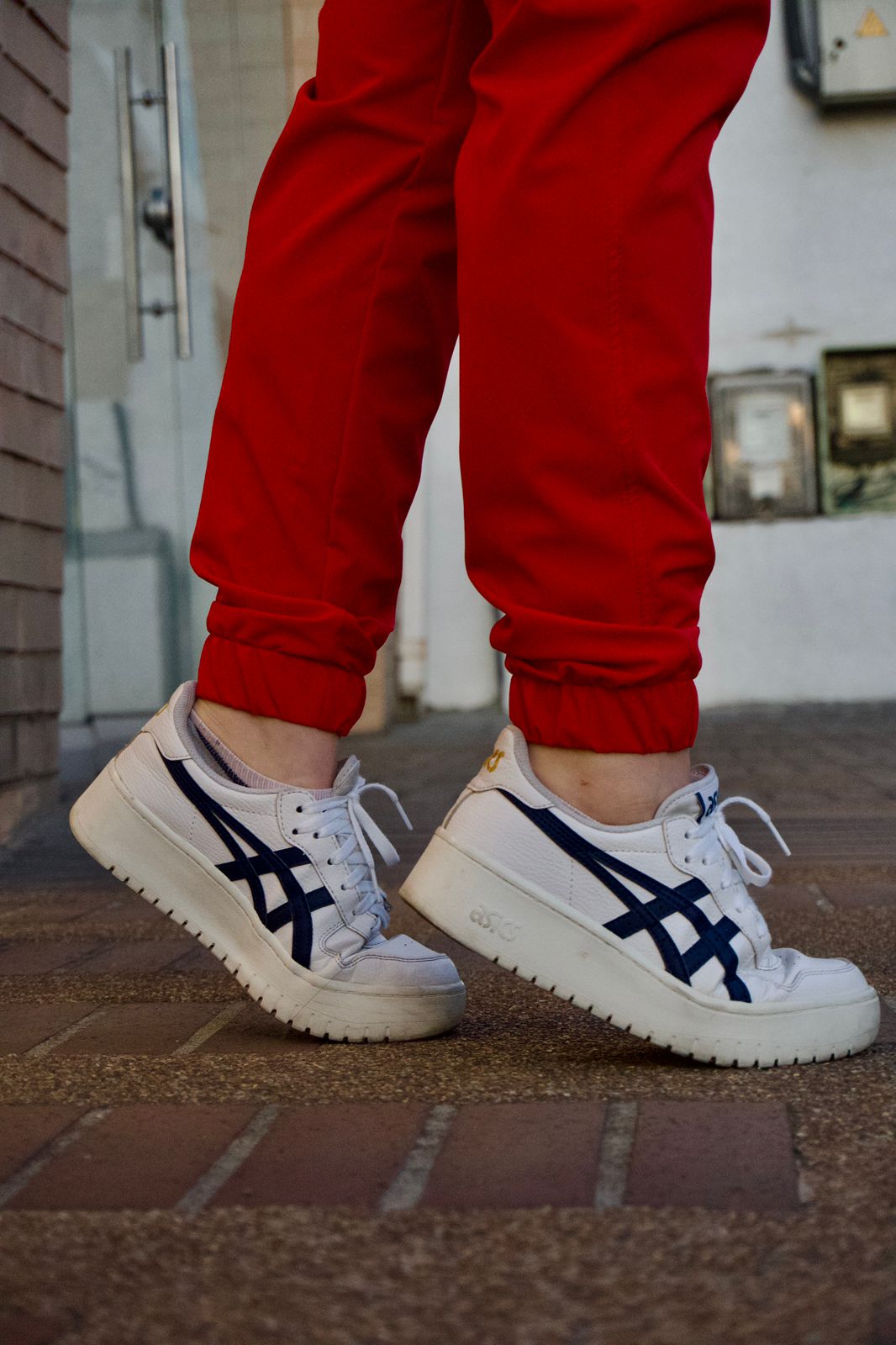 UNIFORME JOGGER ROJO VIVO