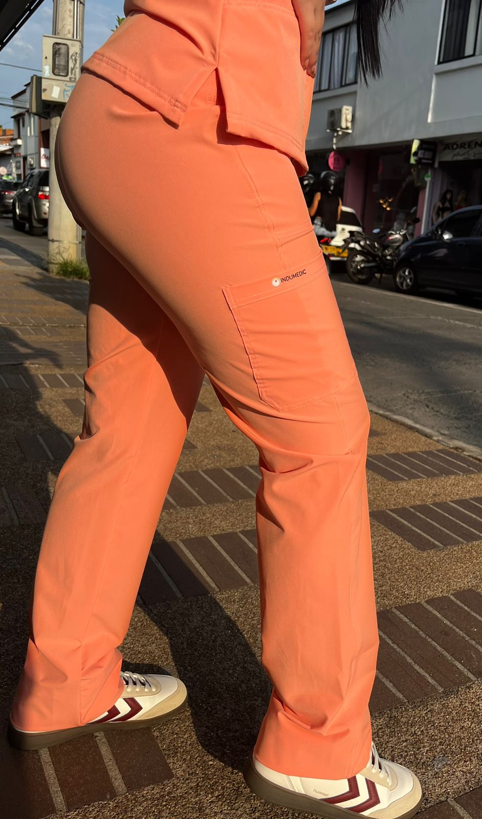 UNIFORME CLASICO COLOR DURAZNO