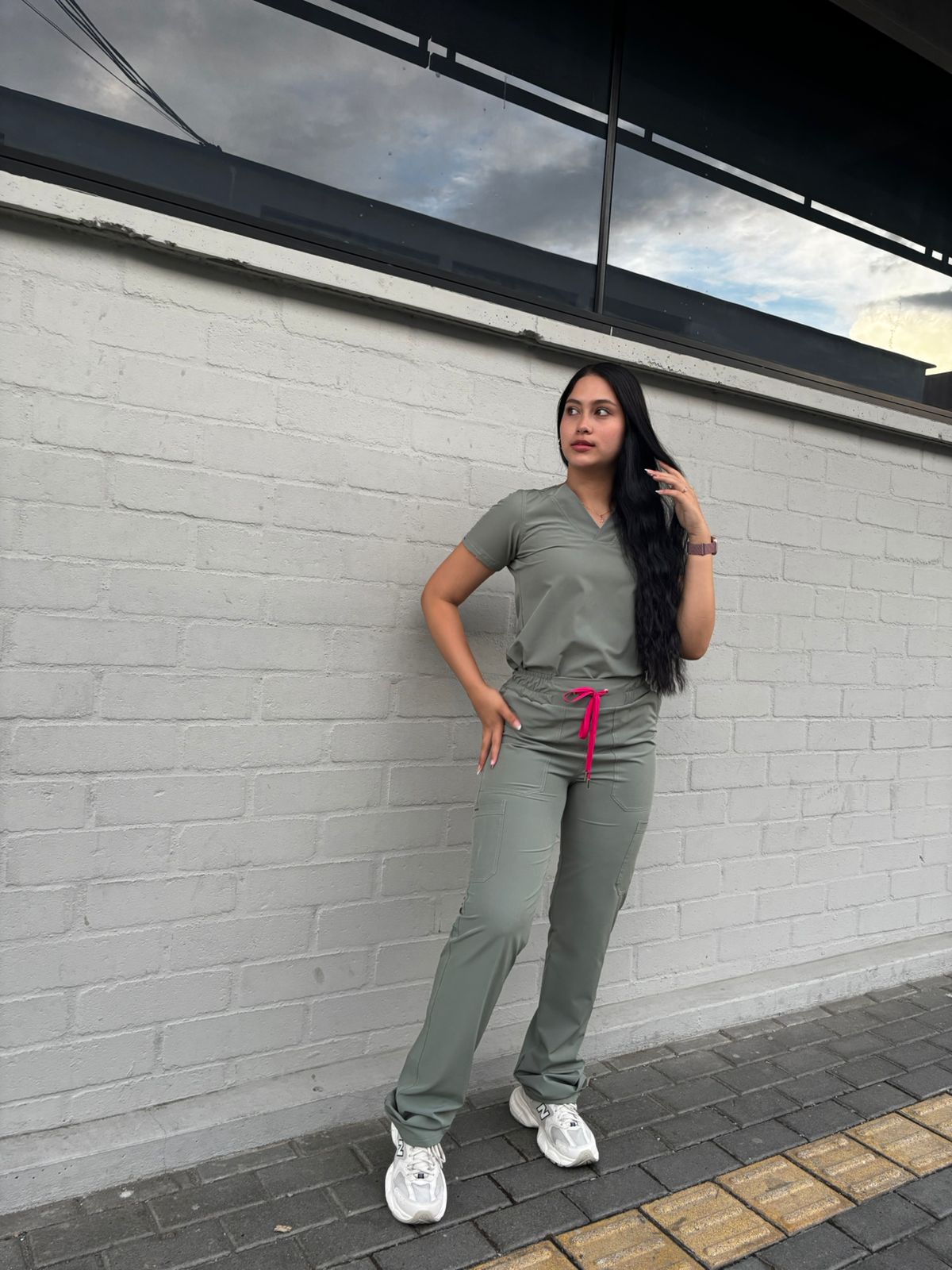 UNIFORME AMOR PROPIO VERDE OLIVA