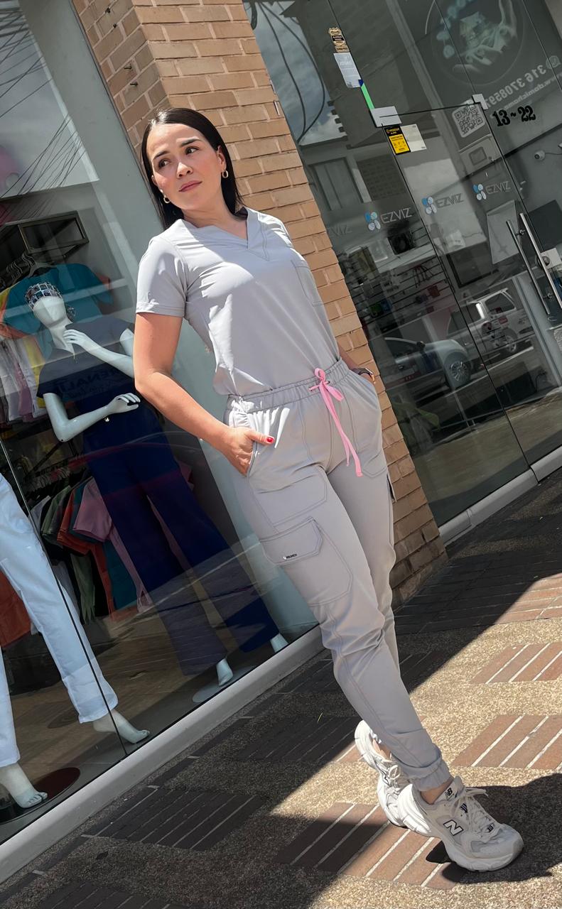 UNIFORME JOGGER GRIS PERLA