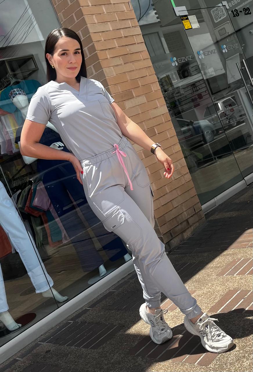 UNIFORME JOGGER GRIS PERLA