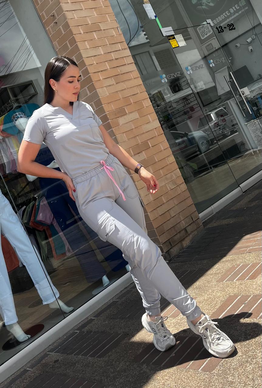 UNIFORME JOGGER GRIS PERLA