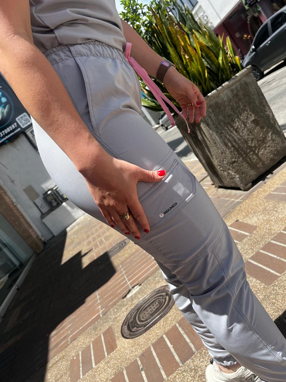 UNIFORME JOGGER GRIS PERLA